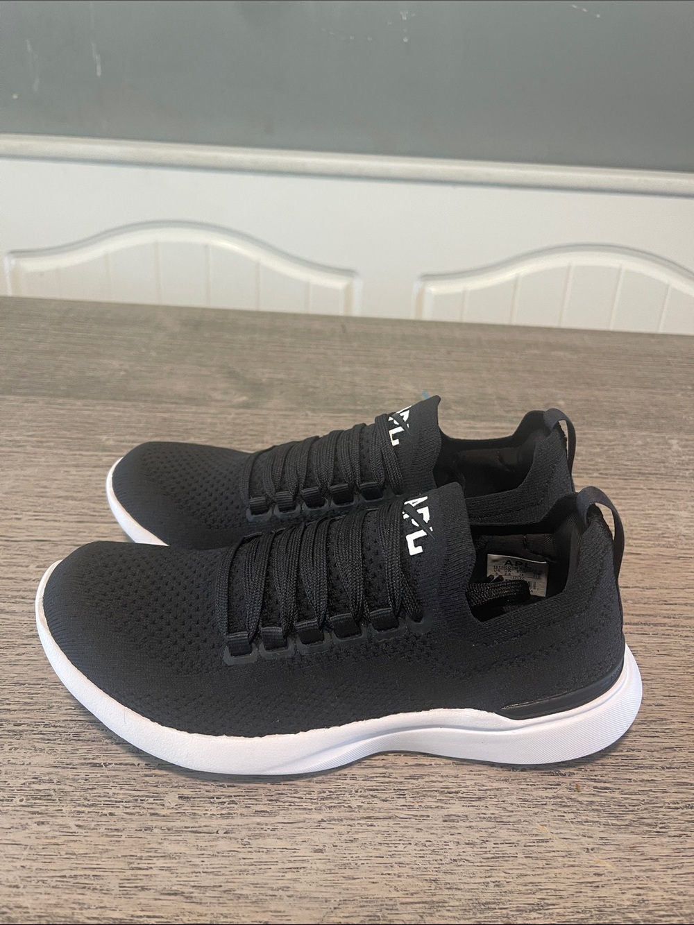 APL Women's Techloom Breeze‎ Sneakers Size 5 - Picture 2 of 7